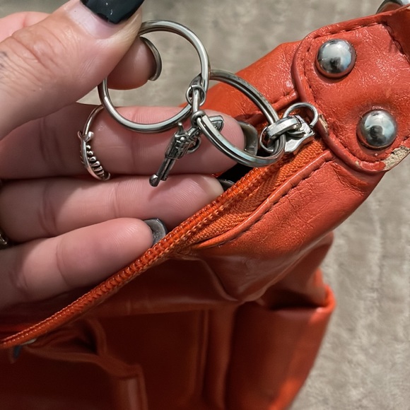 Handbag - Picture 6 of 7